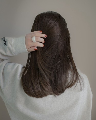 saki】さん｜くすみブラウンカラー by HAIRinfo - ヘアカラーレシピ