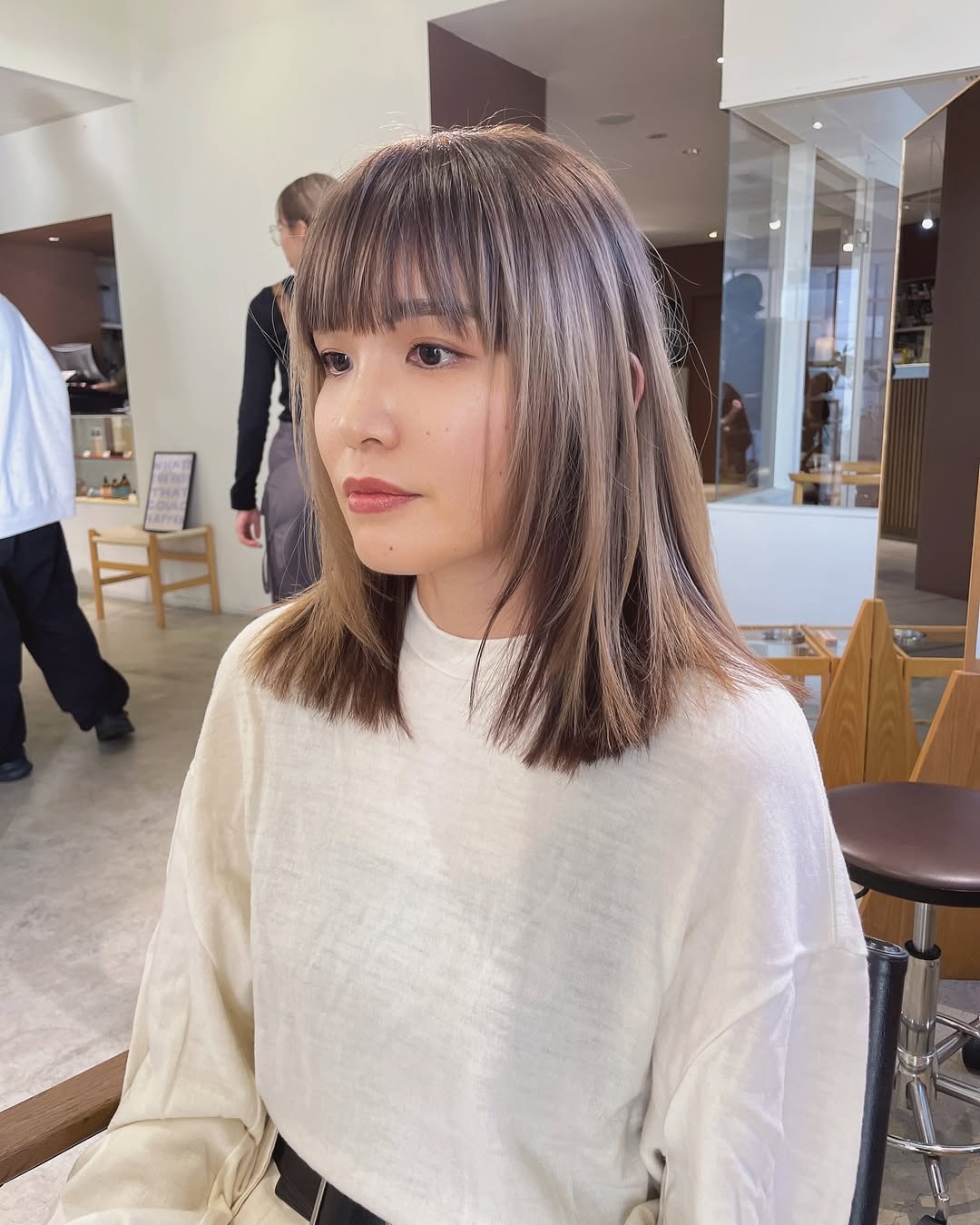 【中古】 メイク＆ヘアｌｅｓｓｏｎ　ｂｏｏｋ！ かわいくなれるレシピがいっぱい！/ジェイ・インターナショナル tatsuya hattori】さん｜ベージュデザインカラー by HAIRinfo