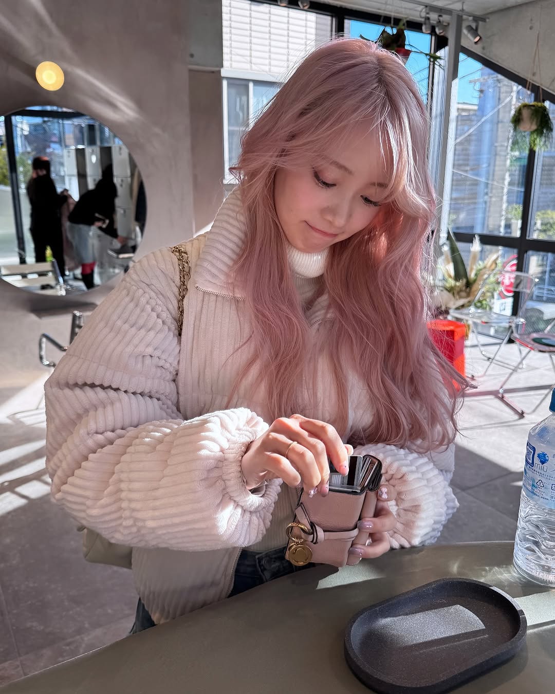 コンラッド　ベア　白　ピンク朝顔 コンラッド大阪 / Conrad Osaka | 新たに登場！ホワイトタイガー